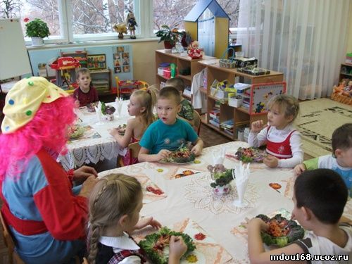 Рассадка детей за столами в детском саду санпин